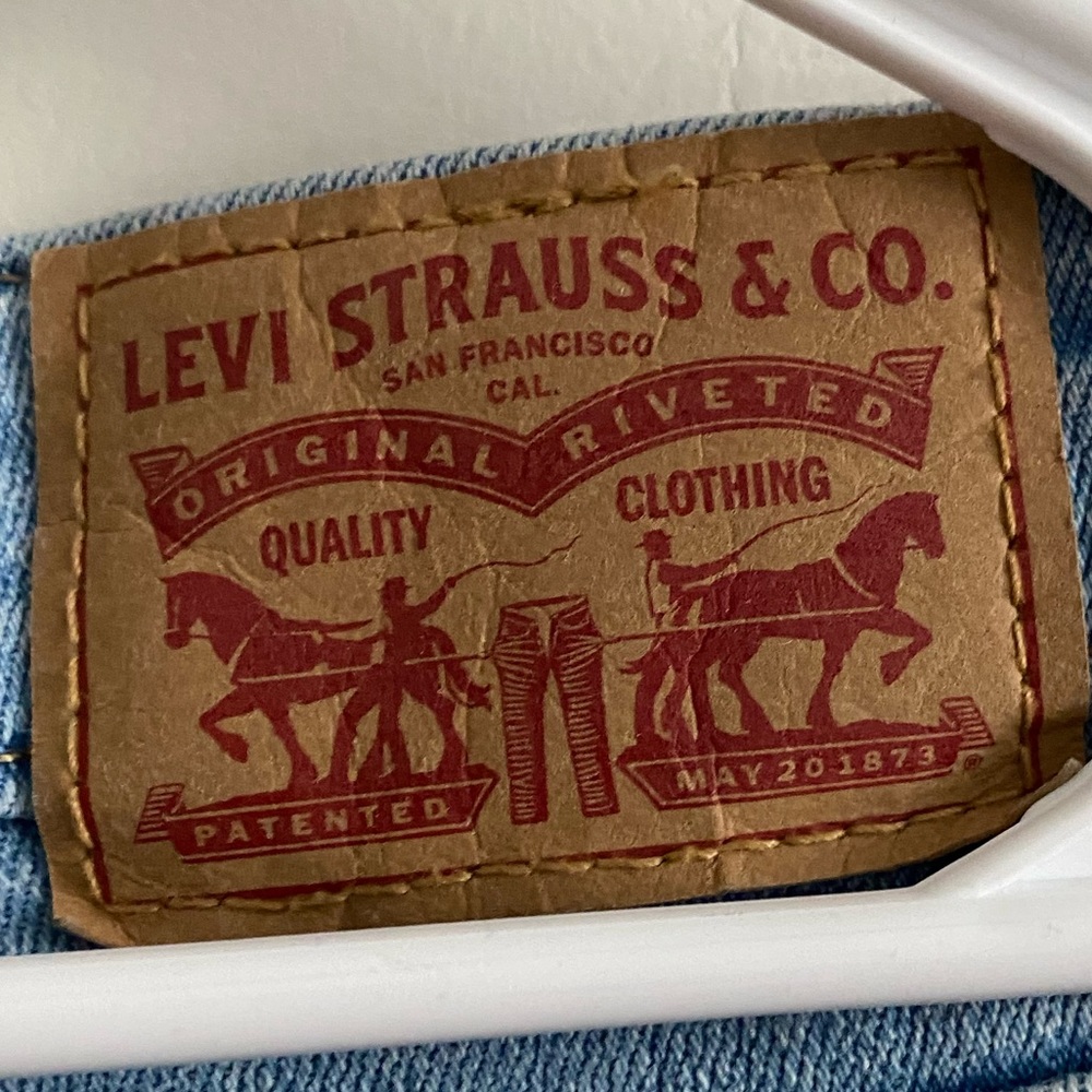 Altered Flare Levi’s - Picture 7 of 7
